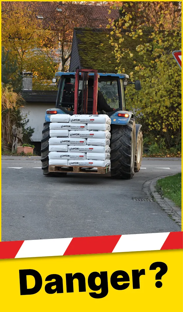 Strassenverkehr_Heckstapler_Strasse_FR1