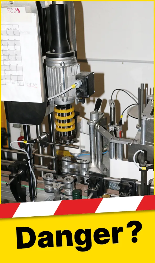 Maschinen_ungeschuetzte_Maschinenteile_Crimpmaschine_FR1