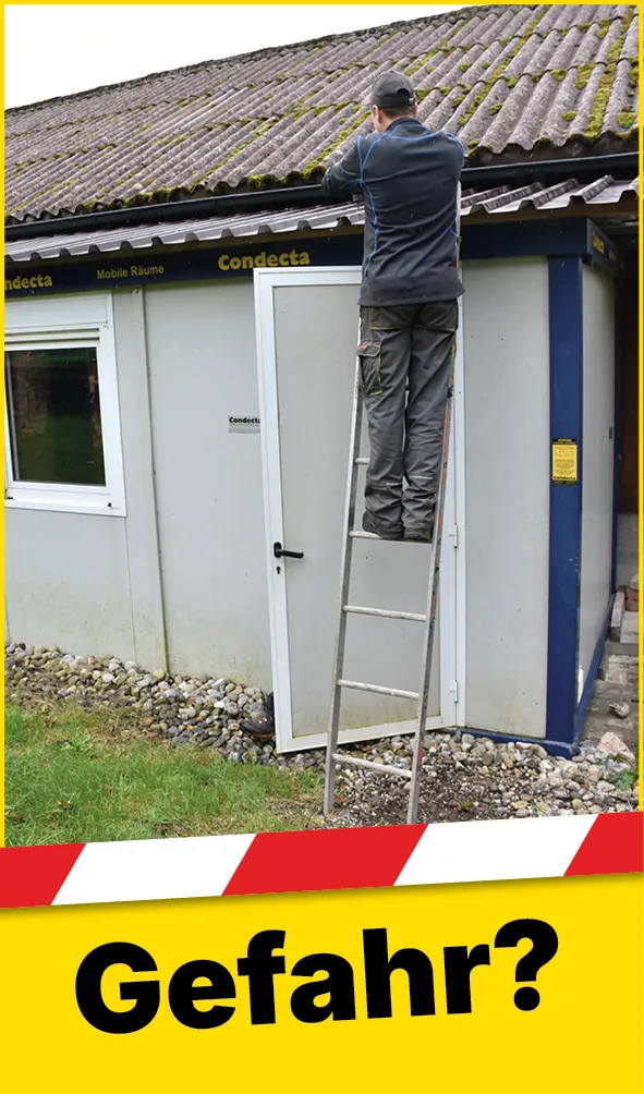 Infrastruktur_Leiter_hinter_Tuer_Web_DE1