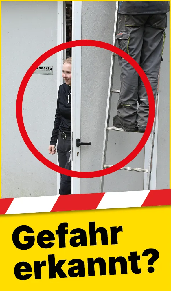 Infrastruktur_Leiter_hinter_Tuer_Web_DE2
