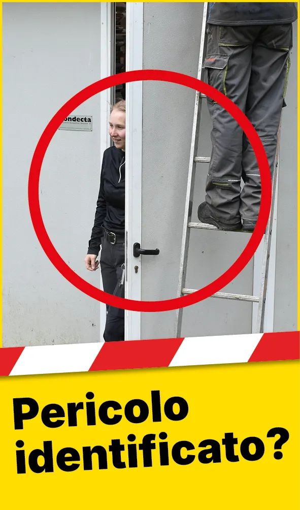 Infrastruktur_Leiter_hinter_Tuer_Web_IT2